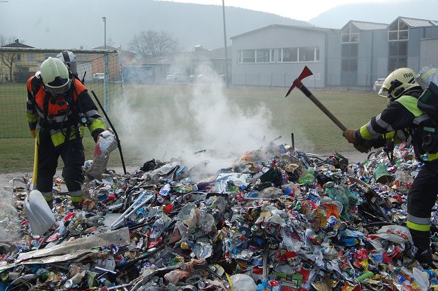 Brandeinsatz LKW-Muell 20