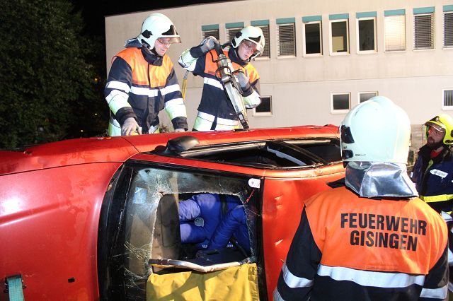 NEWS Uebung Unfallrettung 200