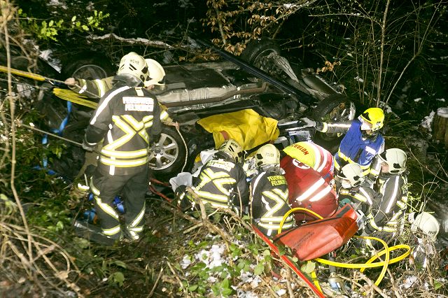 TE-Nofels Oberfresch Verkehrsunfall 160